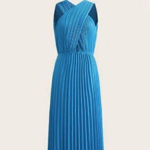 Split Sleeveless Cross Over Pleated Dress